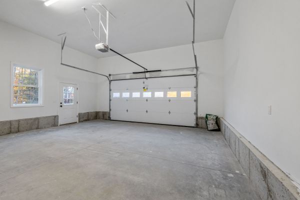 Garage Window Repair in Miami Beach